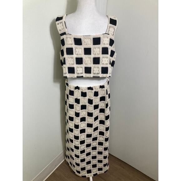 Aureum Black and Cream Crochet Top and Skirt Set Sz Large - Picture 2 of 3